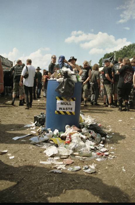Wacken-Film02-15_Muell.jpg