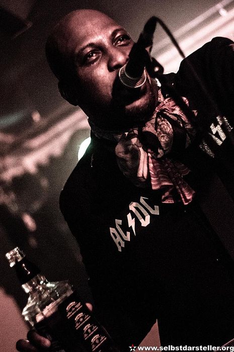 2012_10_22_Lord_Bishop_Cast_Iron_Pinata_Kuhkaff_2012_10_22_-_DSC03090_web.jpg